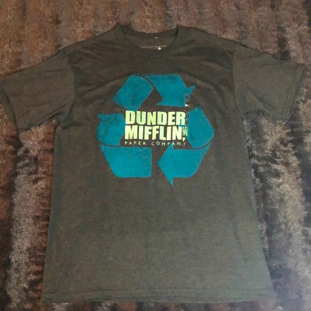 "The Office" Dunder Mifflin tshirt Medium